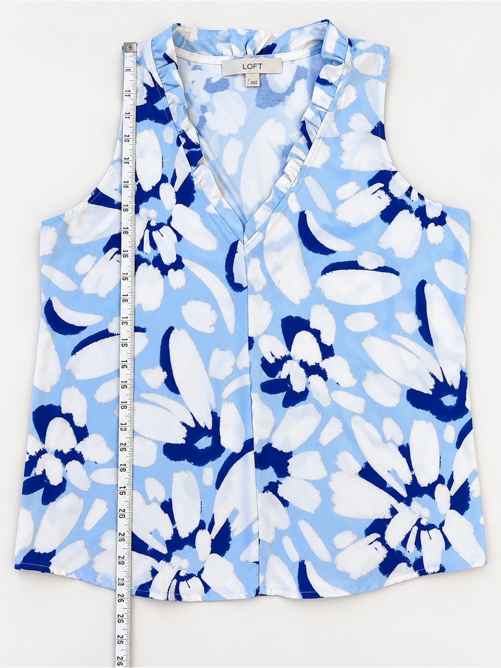 LOFT Blue & White Floral Sleeveless Ruffle Neck Blouse Size Small